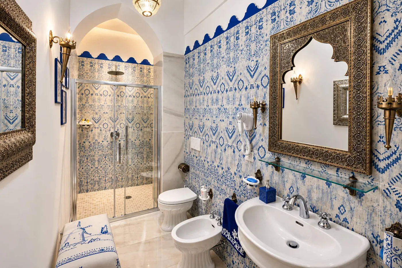 Bagno con maioliche blu